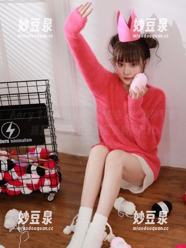 Aery Tiefling的雷姆内衣装：高清写真捕捉青春与性感的完美瞬间.txt
